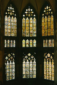 Glasfenster des Hauptchores des Regensburger Domes. Sie entstanden zwischen 1300 und 1330. (Foto Achim Hubel)