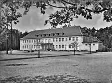 Außenansicht der als KLV-Lager genutzten Walderholungsstätte Strullendorf (Lkr. Bamberg) aus dem Jahr 1931. (Fotograf: August Schlund, Stadtarchiv Bamberg)