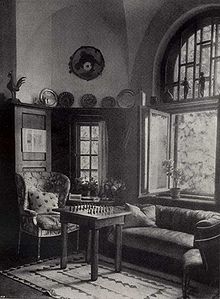 Seidl-Landhaus in Murnau: Wohnzimmer. Abb. aus: Emanuel von Seidl, Mein Stadt- und Landhaus, Darmstadt 1919, 80. (Bayerische Staatsbibliothek BA/4 Bavar. 3133 a)