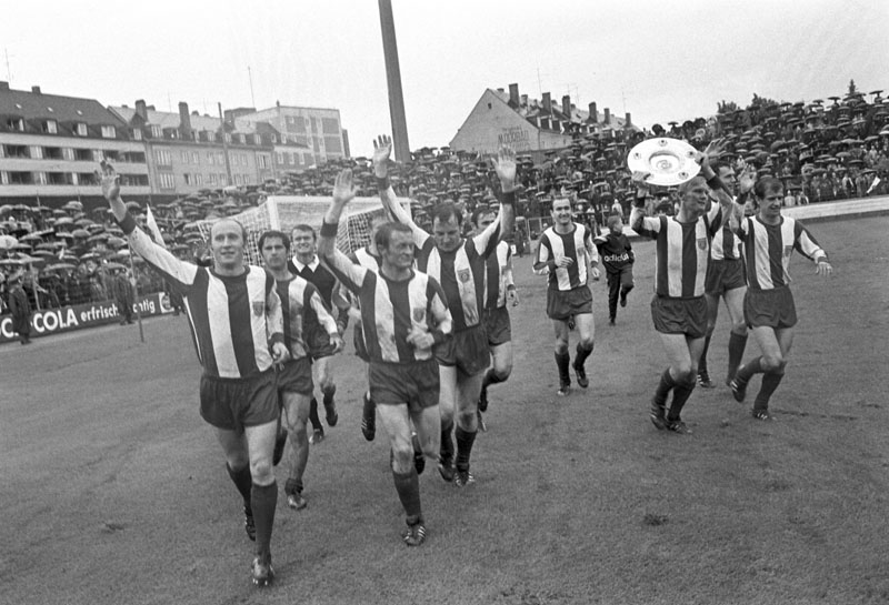 Datei:FC Bayern Meisterschaft 1969.jpg
