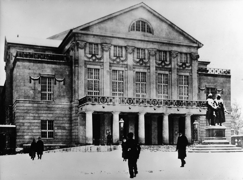 Datei:Nationaltheater Weimar.jpg