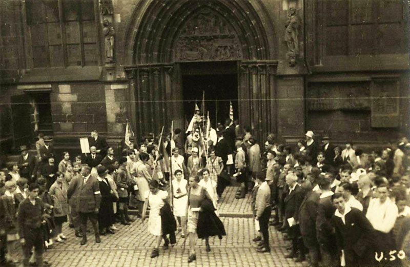 Datei:Reichsjugendtag Gottesdienst St Sebald 1929.jpg