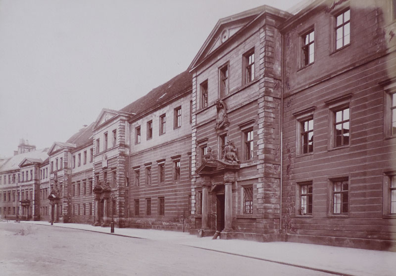 Datei:Kanzleigebaeude Bayreuth.jpg
