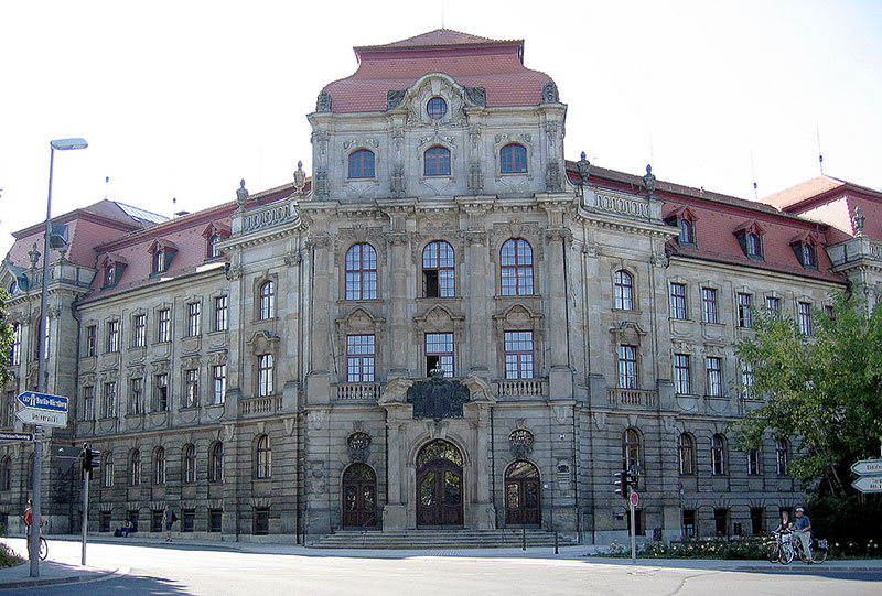 Datei:Justizpalast Bayreuth.jpg