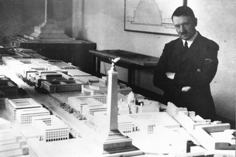 Datei:Hitler Modell Muenchen 1940.jpg