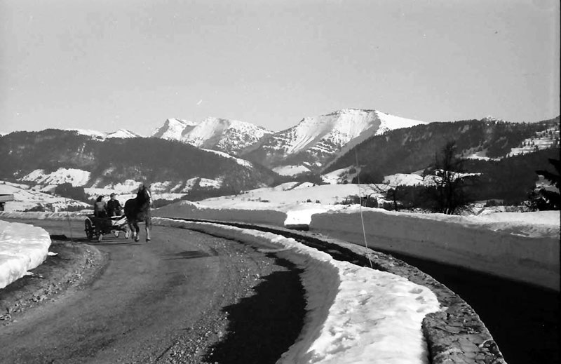 Datei:Kutsche Deutsche-Alpenstraße Winter 1952.jpg