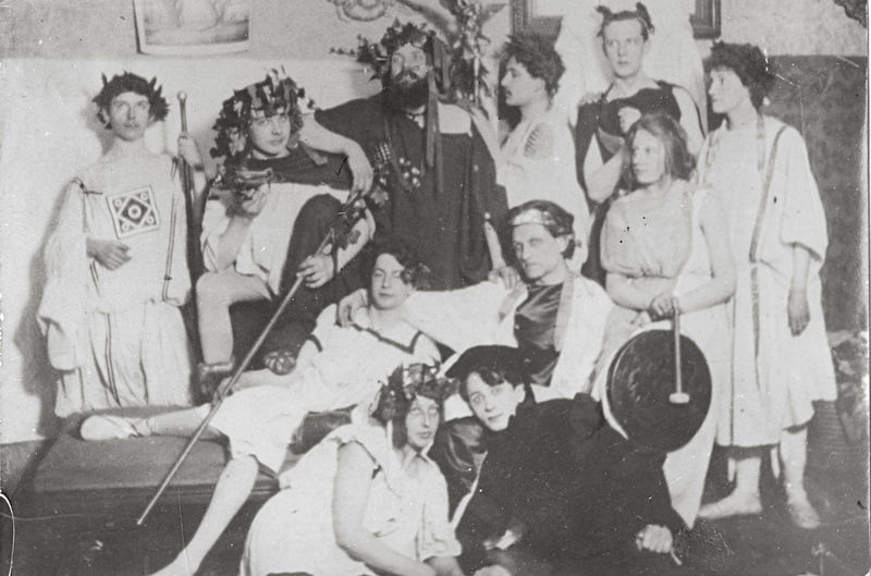 Datei:Antikes Kostuemfest Wolfskehl 1903.jpg