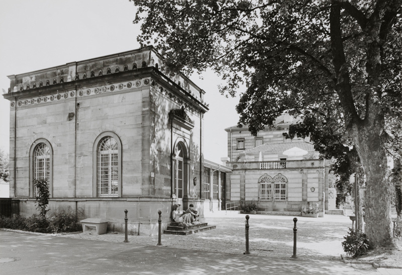 Datei:Bahnhof Veitshoechheim Koenigspavillon.jpg
