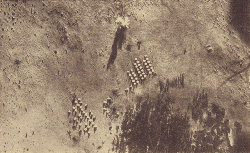 Datei:Fliegerbombe Englisches Truppenlager el Katia.jpg