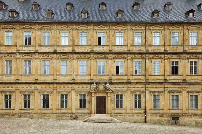 Datei:Residenz Bamberg Lochaugassen-Trakt.jpg