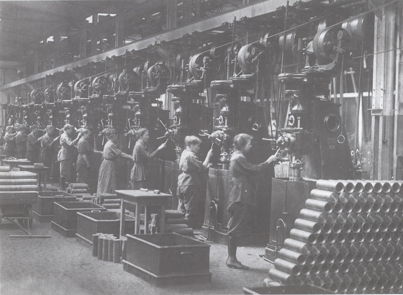 Datei:Frauenarbeit MAN Erster Weltkrieg 1915.jpg