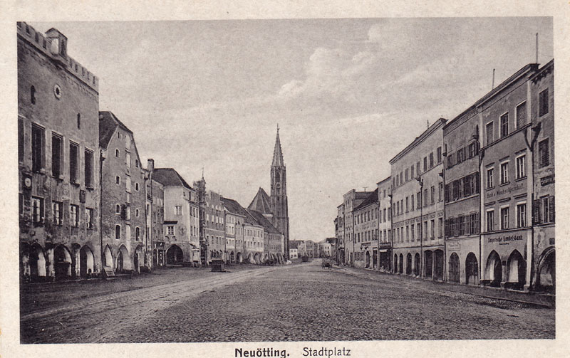 Datei:Neuötting Stadtplatz.jpg