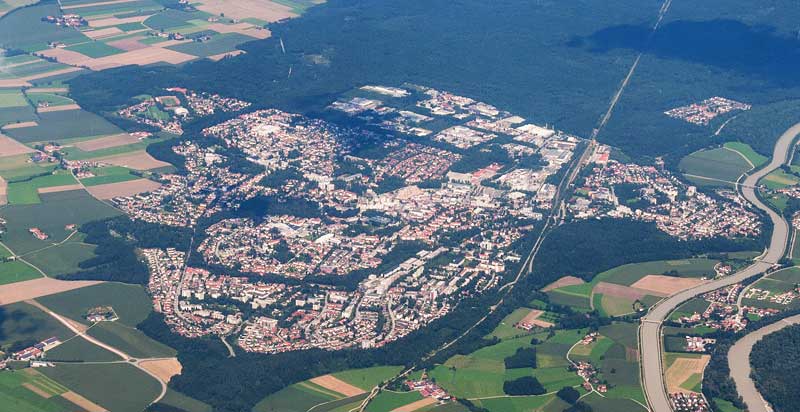 Datei:Luftbild Waldkraiburg.jpg