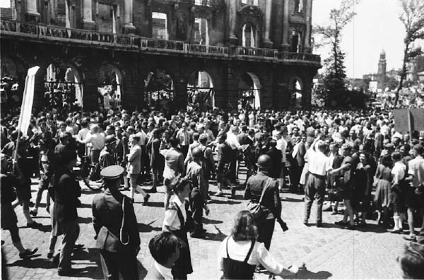 Datei:Hungerdemonstration 1948.jpg