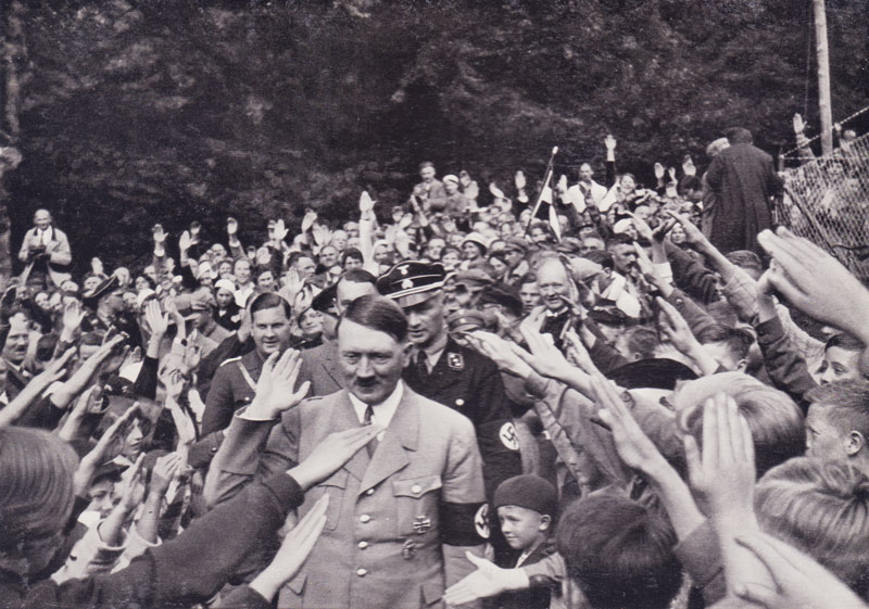 Datei:Hitler Obersalzberg.jpg