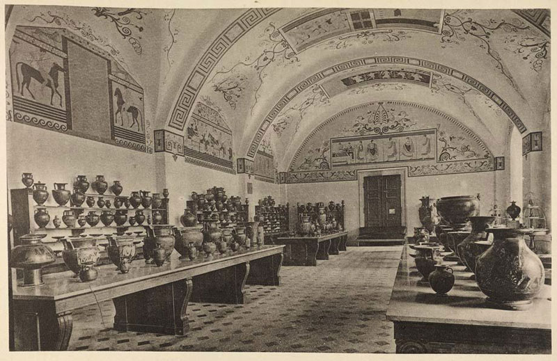Datei:Alte Pinakothek Vasensammlung AK 1888.jpg