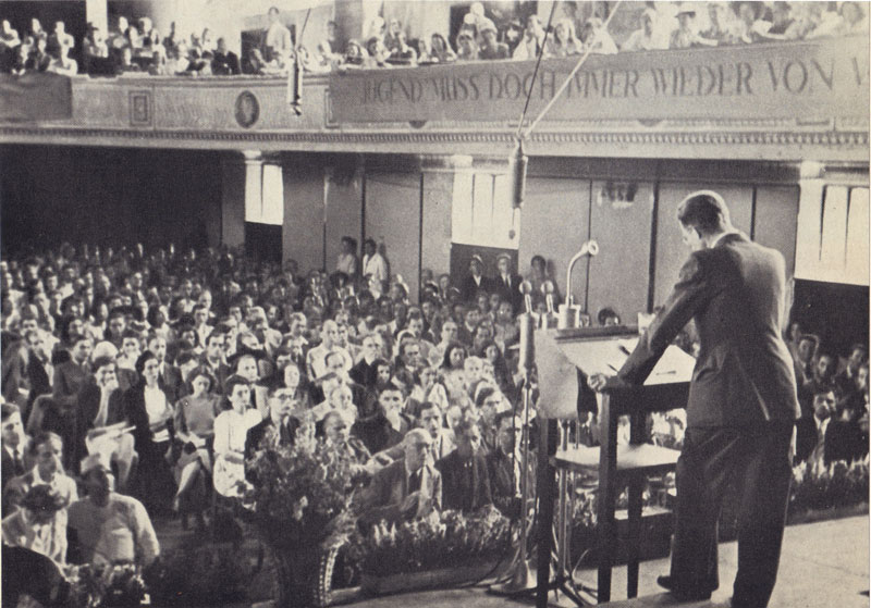 Datei:Internationale Jugendkundgebung 1947.jpg