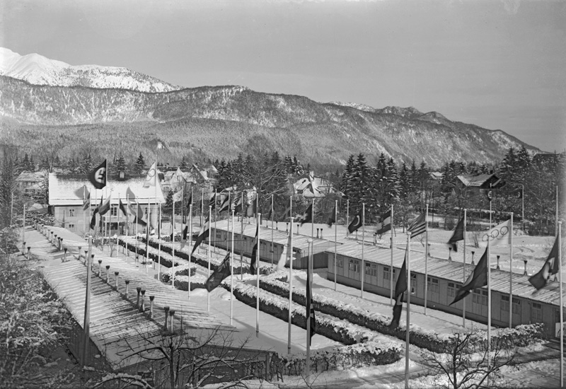 Datei:Olympische Winterspiele 1936 Buerozentrale.jpg