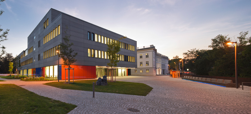 Datei:Hochschule fuer angewandte Wissenschaften Augsburg.jpg