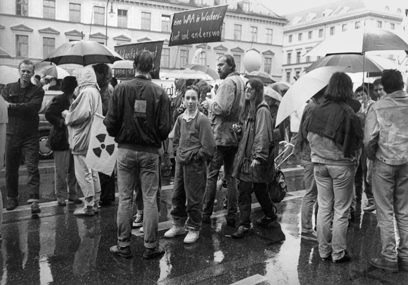 Datei:Demonstration 1989.jpg