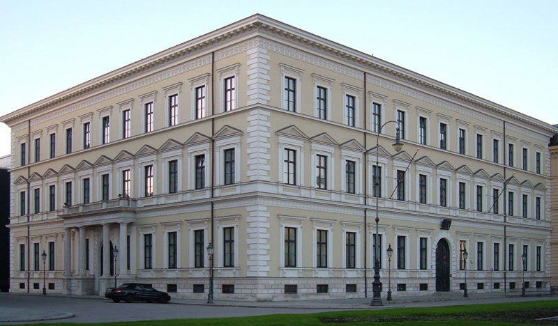 Datei:Palais Leuchtenberg.jpg