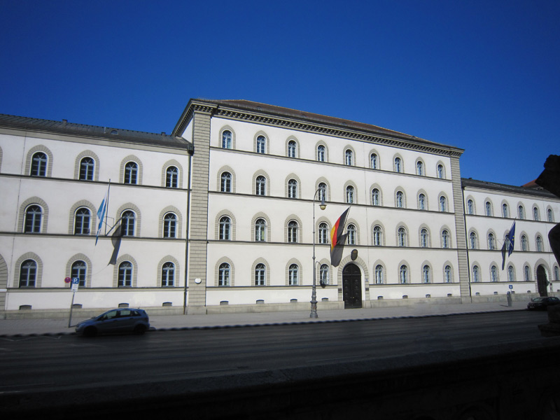Datei:Gebäude Bayerischer Verwaltungsgerichtshof.jpg
