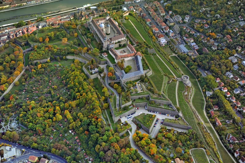 Datei:Festung Marienberg Luftbild.jpg