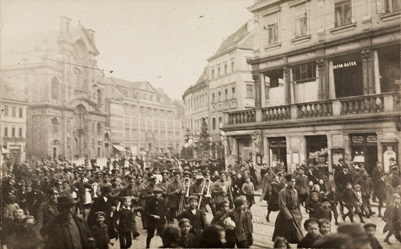 Datei:Wachparade Bamberg 26 April 1919.jpg