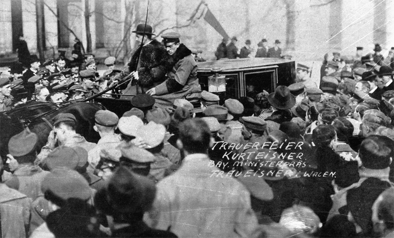 Datei:Kutsche Else Eisner Trauerfeier 1919.jpg