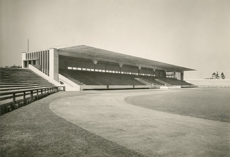 Datei:1928 Stadion Nuernberg Tribuene.jpg