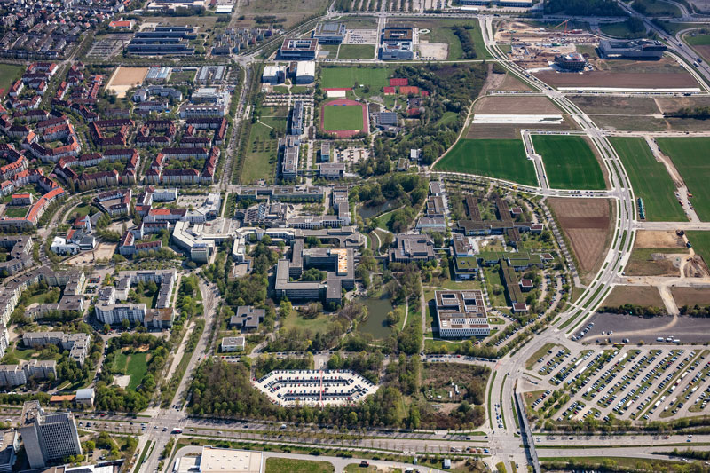 Datei:Luftbild Uni Augsburg 2022.jpg