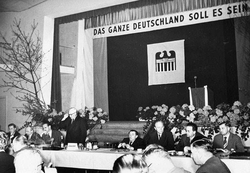 Datei:BHE Landesparteitag 1957 Guthsmuths.jpg