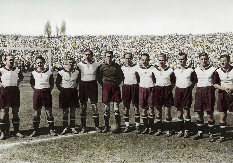 Datei:FC Bayern Deutscher Meister 1932.jpg