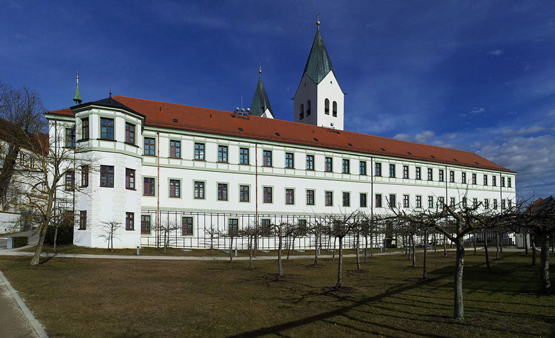 Datei:Hochschule Freising.jpg