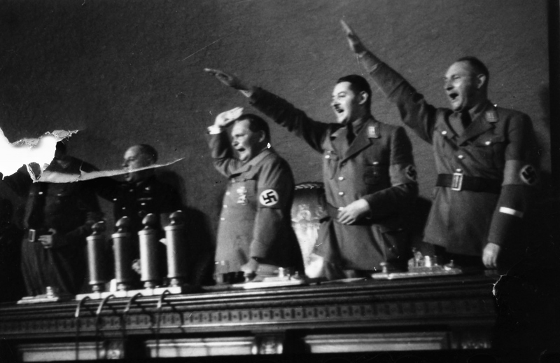 Datei:Goering Reichsparteitag 1935.jpg