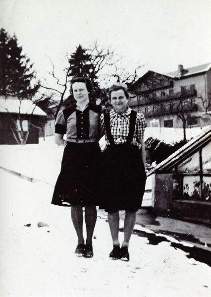 Datei:Zeuginnen Jehovas.jpg