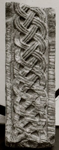 Datei:Ilmmuenster Pfeilerfragment 4.jpg