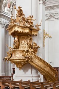 Die von Antonio Beduzzi und Lorenzo Mattielli zwischen 1721 und 1726 geschaffene Domkanzel. (Fotografie: Dionys Asenkerschbaumer, auch in: Möseneder, Karl: Der Dom zu Passau, Regensburg 2015, 134)