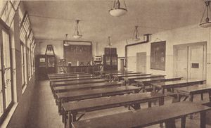 Ein Lehrsaal der Fliegerfunkerschule in Oberschleißheim. (Abb. aus: Zeidelhack, Bayerische Flieger, 160)