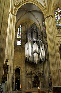 Orgel im nördlichen Querhaus. (Foto Achim Hubel)