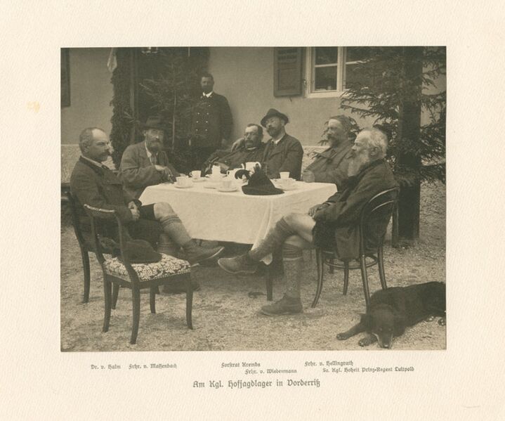 Datei:Gruppenbild koenigliches Hofjagdlager 1900 1910.jpg