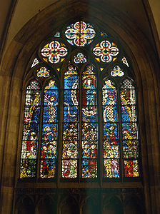 Glasfenster von der Nordseite des Hauptchores des Regensburger Domes mit der Darstellung der Himmelfahrt Christi, um 1370. (Foto Achim Hubel)