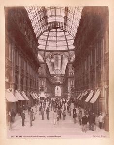 Galleria Vittorio Emanuele II., Mailand, Fotgrafie aus einem Reisealbum zwischen 1875 und 1903. (Bayerische Staatsbibliothek, Slg.Lorenz 7155)