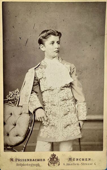 Datei:Ysenburg-Philippseich Gala-Uniform Page 1872.jpg