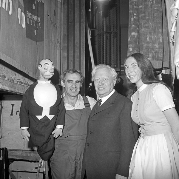 Datei:Russisches Puppentheater 1972.jpg