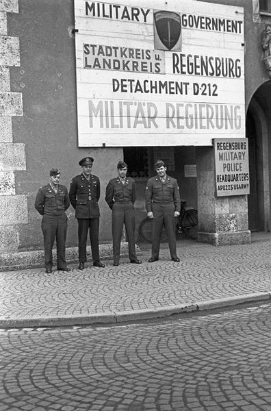 Datei:US Militaerregierung Regensburg 1947.jpg