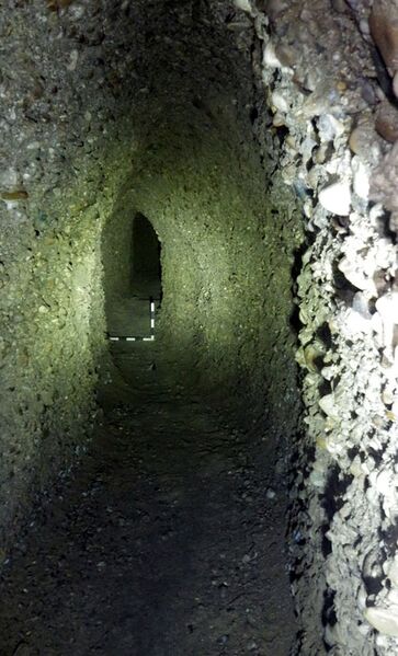 Datei:Erdstall Aying 01.jpg