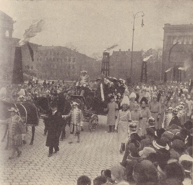 Datei:Koenigswagen Beisetzung Ludwigs III.jpg