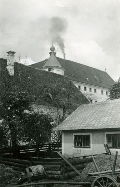 Datei:Toetungsanstalt Hartheim 1940.jpg
