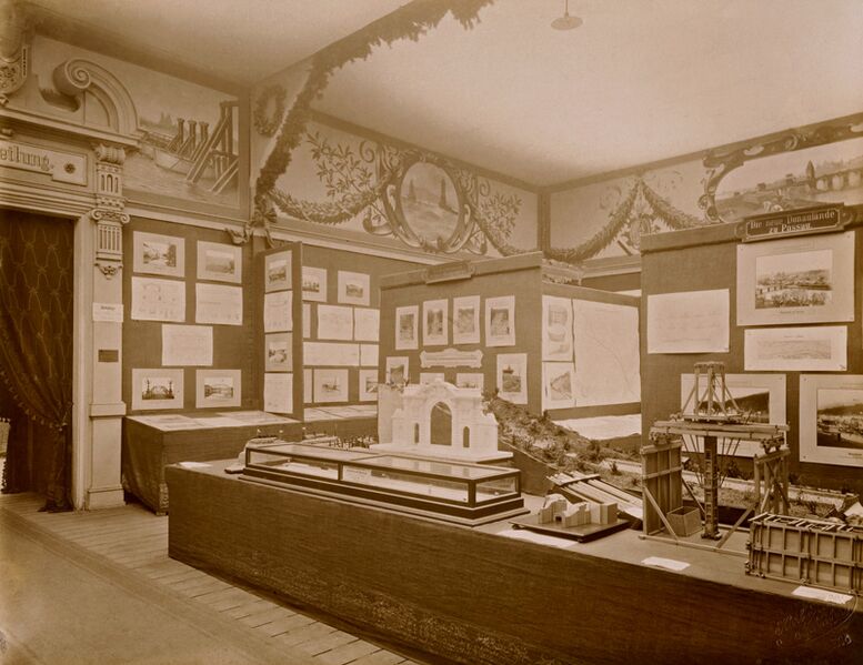Datei:Ausstellungssaal Oberste Baubehoerde 1896.jpg